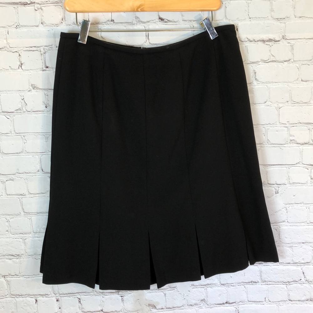 Kasper Black Skirt Lined Box Pleats 8 Petite